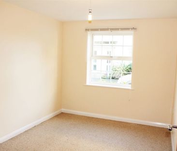 Gatehouse Court, Taunton - Photo 1