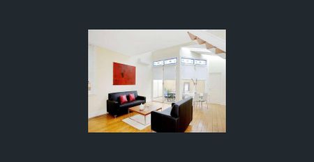 Charming Central Geelong Home – Walk to CBD, Waterfront & Stadium - Photo 3