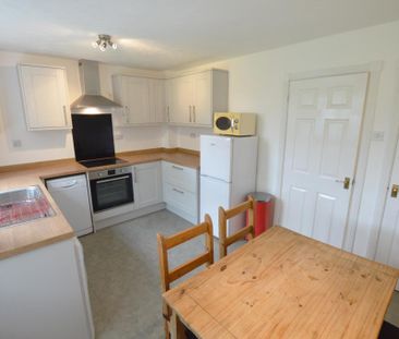 2 bedroom semi-detached house to rent - Photo 2