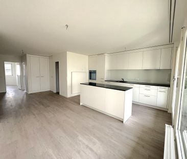 Grosszügige 4.5 Zimmerwohnung im 2.OG - Photo 5