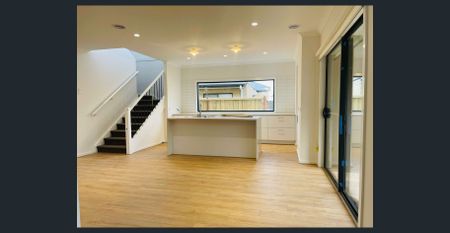 Masterpiece in Aintree!! 5 Bedroom Brand New - Photo 2