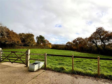 4 bedroom detached bungalow to rent - Photo 2