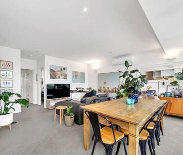 Stunning Apartment in Unbeatable Location! - Photo 3
