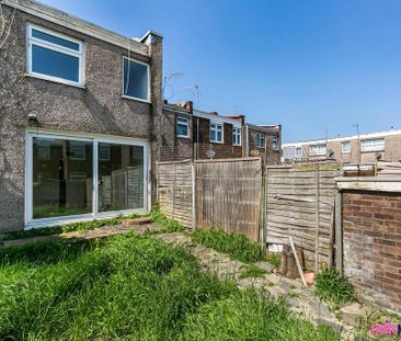 3 bedroom terraced house to rent - Photo 4