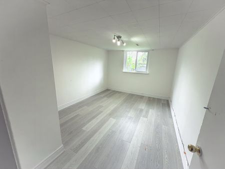 For Lease - 10 Clipper Road, Toronto, Ontario - Photo 2