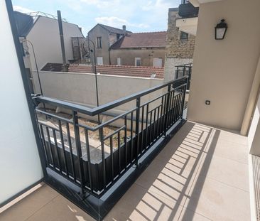 location Appartement T2 DE 42.15m² À ST LEU LA FORET - Photo 3