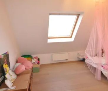 Ruim duplex appartement met terras en autostaanplaats - Foto 4