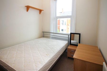 3 bed flat to rent in Oakland Road, Newcastle Upon Tyne, NE2 - Photo 2