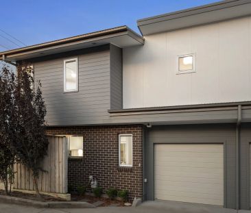 Three Bedroom Townhouse - Photo 3