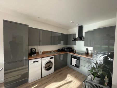 2 bedroom flat to rent - Photo 2
