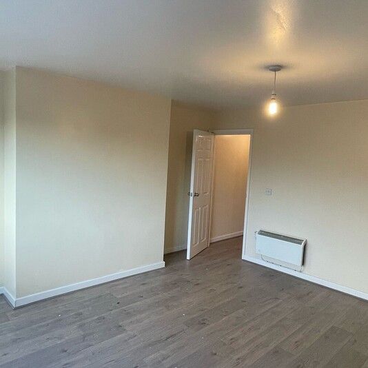 2 Bedroom Flat for rent on the High Street, Dudley DY1 - Photo 1