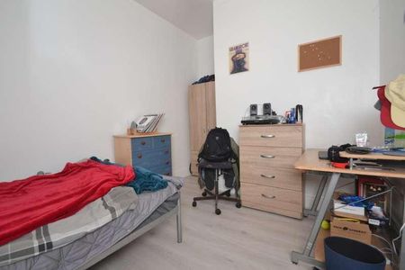 Standish Road, Fallowfield, Manchester, M14 - Photo 5