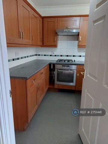 3 bedroom terraced house to rent - Photo 5