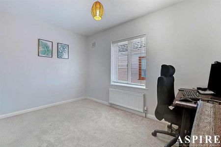 Fairfield Road, Leigh-on-sea, SS9 - Photo 3