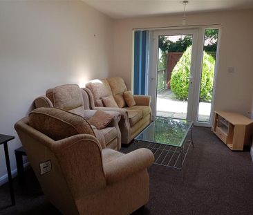 3 bedroom terraced house to rent - Photo 1