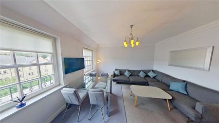 3 bedroom flat to rent - Photo 2