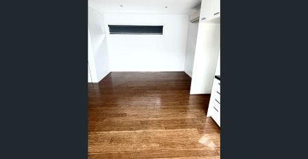 Cute and Cosy Townhouse - Photo 5