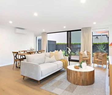 Modern 3-Bedroom Townhouse in Prime St Albans Location - Photo 2