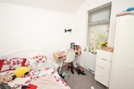 Upper West Grove, Manchester, M13 - Photo 5