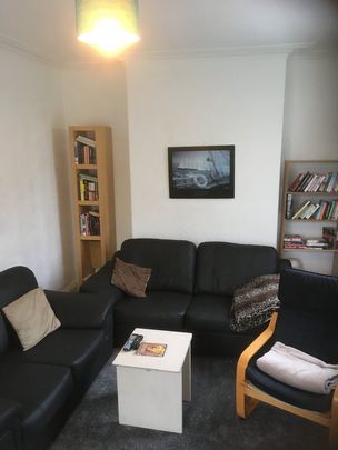 Room in a Shared House, Beechwood Crescent, LS4 - Photo 1