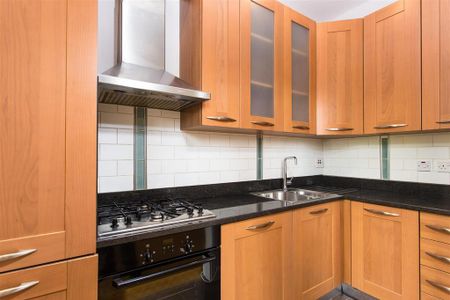 2 bedroom flat to rent - Photo 5