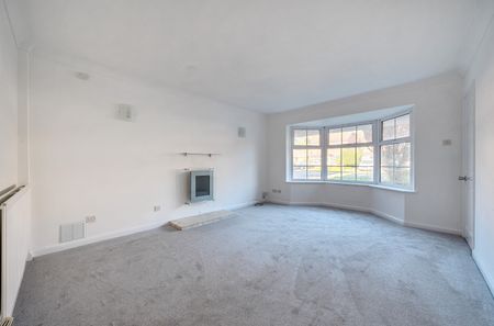 4 bedroom detached house to rent - Photo 2