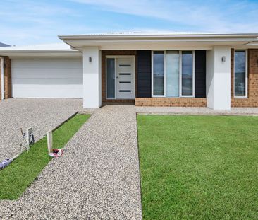 Quality Family Home - Club Armstrong Included! - Photo 1