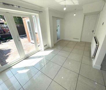 3 bedroom property to rent - Photo 2