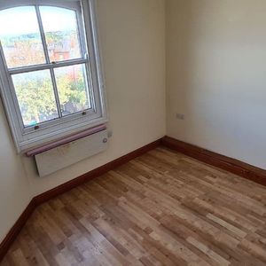 Dewsbury Road, LS11 - Photo 2