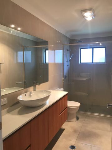 Fully furnished room with Queen size bed and ducted air condition in a good location of Sunnybank - Photo 2