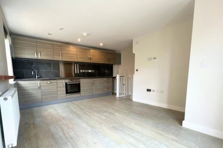 2 bedroom semi-detached house to rent - Photo 4