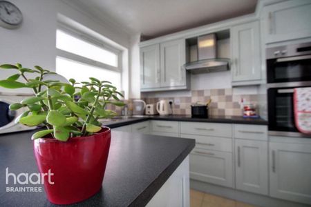 3 bedroom end of terrace house to rent - Photo 3