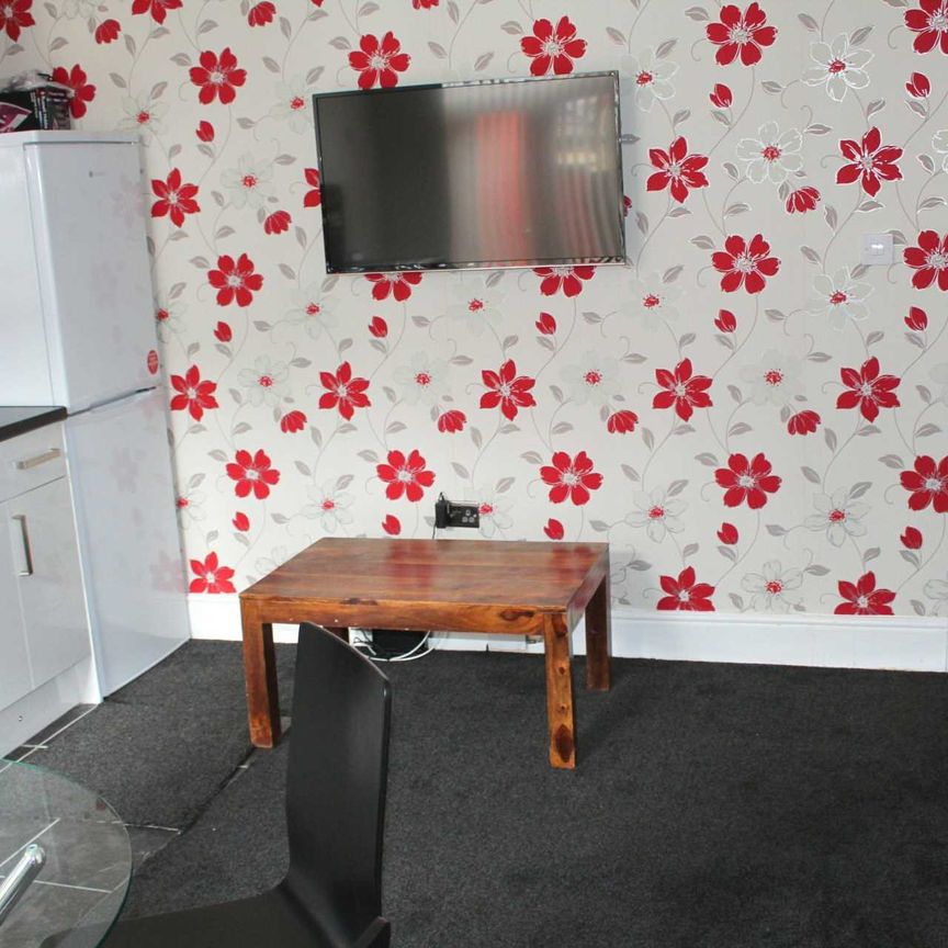 Deyne Street, Salford - Photo 1