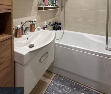 Nepriechodná izba v ženskom byte - Photo 1