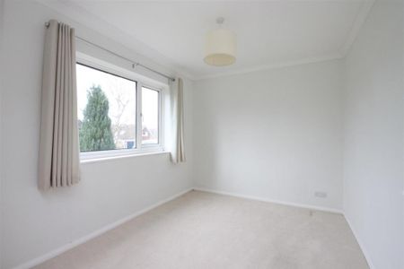 4 bedroom detached house to rent - Photo 3