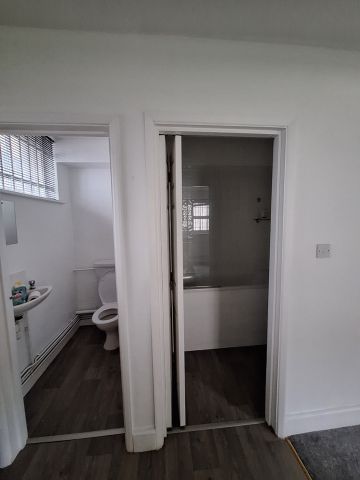 1 Bed Flat, Norwood High Street, SE27 - Photo 3