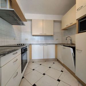 Appartement te huur in Tournai voor € 700 met 1 slaapkamer - Photo 2