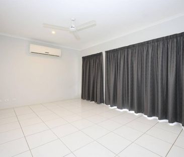 Fully Air Conditioned Home - Small Block - Excellent Location - Photo 3