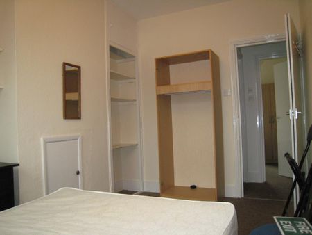 4 bedroom terraced house to rent - Photo 2
