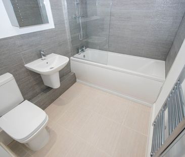 Ashford House, Woodside Park, Rugby, CV21 - Photo 5