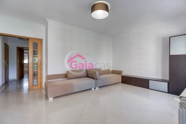 Apartamento T1 mobilado e equipado com lugar de garagem - Photo 1