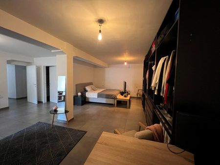 RUSTIG GELEGEN APPARTEMENT (228M²) IN HET CENTRUM VAN IEPER MET TERRAS - Photo 5