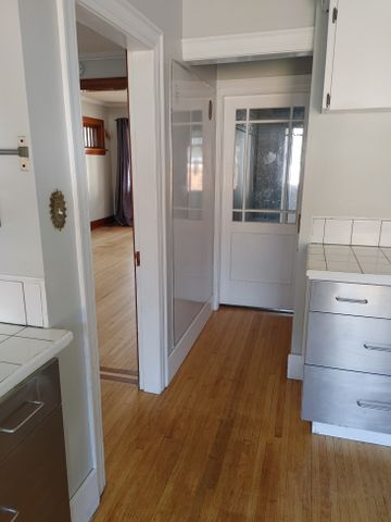 1937 TORONTO 3 BEDROOMS - Photo 4