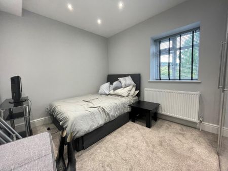 3 bedroom terraced house to rent - Photo 2