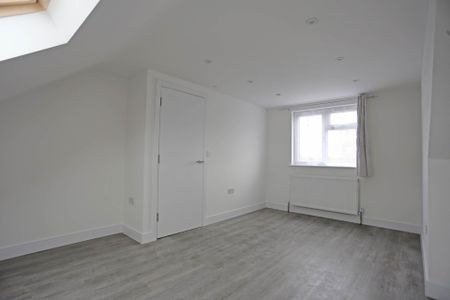Price £2,500 pcm - Let - Photo 2