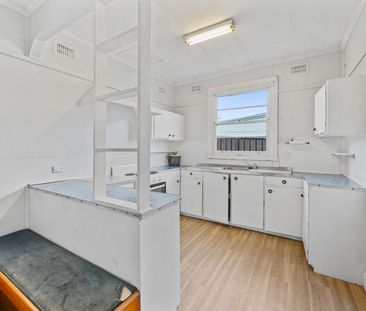 Three Bedroom Home - Photo 5