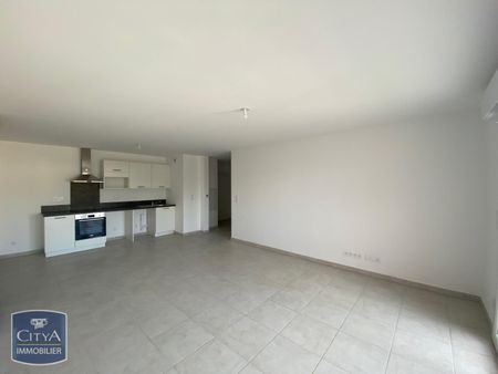 Location Appartement 3 pièces 67m² CARPENTRAS 84200 - Photo 2