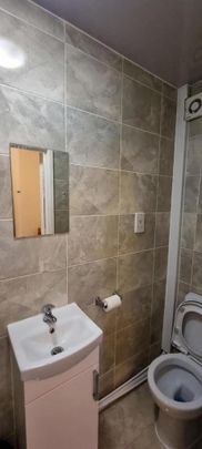 6 bedroom terraced house to rent - Photo 1