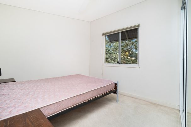 TWO BEDROOM UNIT IN CONVENIENT LOCATION - Photo 1