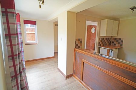 3 bedroom semi-detached house to rent - Photo 4